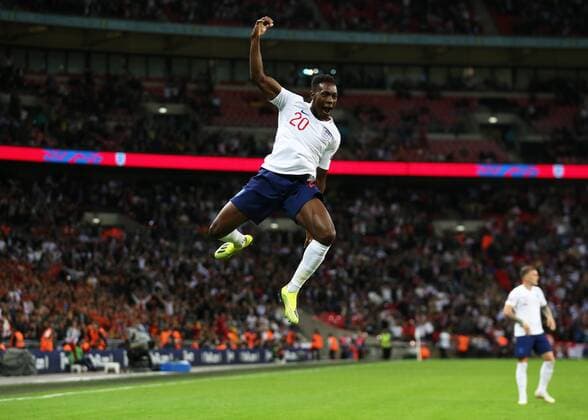 Sport Bilder des Tages 8th September 2018, Wembley Stadium, London, England; UEFA Nations League football, England versus Spain; Danny Welbeck of England shot celebrates after scoring his sides 2nd goal in extra time but was disallowed by the fifth official after a foul on Goalkeeper David de Gea of Spain  ActionPlus12061125 JohnxPatrickxFletcher
