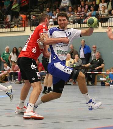 08.09.2018, Deutschland, Kornwestheim, Handball 3. Handball-Liga Süd SV Kornwestheim vs. TV Willstätt: v.l. Radoslaw Jankowski (TVW), Christopher Tinti (SVK)