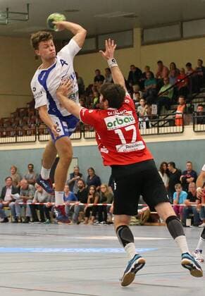 08.09.2018, Deutschland, Kornwestheim, Handball 3. Handball-Liga Süd SV Kornwestheim vs. TV Willstätt: v.l. Tim Scholz (SVK), Kevin Durand (TVW)
