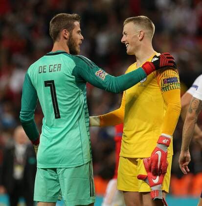 Sport Bilder des Tages England v Spain UEFA Nations League Jordan Pickford of England and David De Gea of Spain at the end of the UEFA Nations League match at Wembley Stadium, London Content Not Available For UK Newspapers Copyright: xPaulxChestertonx FIL-12248-0064