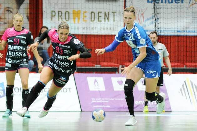 Julia Behnke (TusSies Metzingen 93) gegen Nele Reimer (Neckarsulmer Union 20) TusSies Metzingen, Handball, HBF, Bundesliga, Ligaspiel, 08.09.2018, Foto:TBaur Eibner Neckarsulmer Sportunion vs. TusSies Metzingen Neckarsulm Copyright: xEIBNER TobiasxBaurx EP_TBR