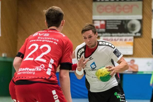 Alexander Zuern (SG H2Ku Herrenberg 22), Felix Trumpp (Neckarsulmer Union 08), SG H2Ku Herrenberg vs. Neckarsulmer Sport-Union, Handball, BWOL, Maenner, 08.09.2018, SG H2Ku Herrenberg vs. Neckarsulmer Sport-Union, Handball, BWOL, Maenner, 08.09.2018 Herrenberg Copyright: xEIBNER WolfgangxFrankx EP_WFK
