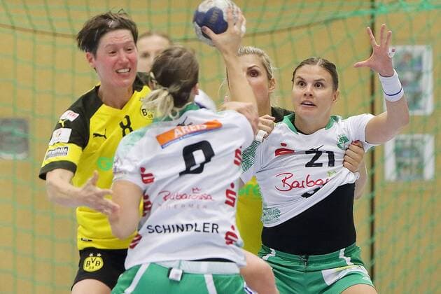 Johanna Schindler und Petra Adamkova (GOE) 180908-BVB vs FRISCH AUF GOEPPINGEN; Saison 2018 19; 1. Bundesliga, Spiel 1, Sporthalle Bleichstein, Herdecke BVB-Handballdamen-Bundesliga-Spiel 2018 19 Dortmund Copyright: xEIBNER Wolfgang_Stummbilligx EP_EER