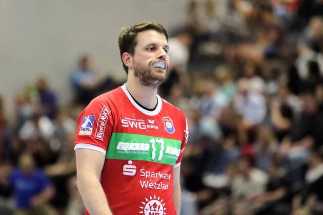 Mario Fernandes (Huettenberg) mit Mundschutz TV Huettenberg vs TSV Bayer Dormagen --- Handball --- 2. Bundesliga --- 08.09.2018 TV Huettenberg vs TSV Bayer Dormagen --- Handball --- 2. Bundesliga --- 08.09.2018 Huettenberg Copyright: xEIBNER RenexWeissx EP_RWS