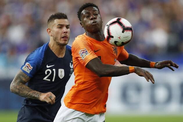 Fußball, Nations League, Frankreich - Niederlande (l-r) Lucas Hernandez of France, Quincy Promes of Holland during the UEFA Nations League A group 1 qualifying match between France and The Netherlands on September 09, 2018 at Stade de France in Saint Denis, France UEFA Nations League A group 1 2018 2019 xVIxVIxImagesx xMauricexvanxSteenxIVx 12065874