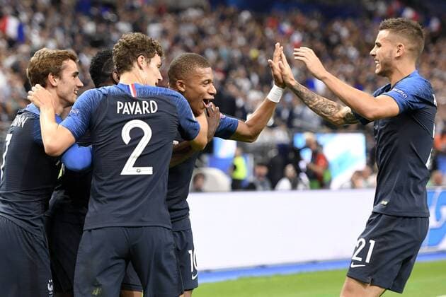 Fußball, Nations League, Frankreich - Niederlande 07 ANTOINE GRIEZMANN (FRA) - 10 KYLIAN MBAPPE (FRA) - 21 LUCAS HERNANDEZ (FRA) - JOIE FOOTBALL : France vs Pays Bas - Ligue des Nations - 09 09 2018 AnthonyBIBARD FEP Panoramic 