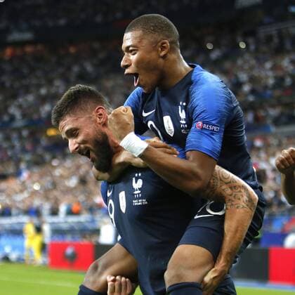 Fußball, Nations League, Frankreich - Niederlande SAINT DENIS, 09-09-2018, Stadium Stade France , football, season 2018 2019, Nations League , France player Olivier Giroud , France player Kylian Mbappe after 2-1 during the game France - Netherlands France - Netherlands  x2457533x