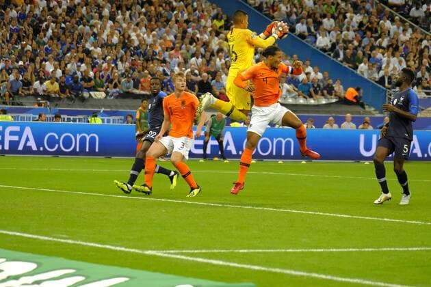 September 9, 2018 - Saint Denis, Seine Saint Denis, France - The goalkeeper of French Team ALFONSE AREOLA in action during the UEFA Nations league soccer match between France and Netherlands at the Stade de France in St Denis - France..France won 2-1 Soccer 2018 - France 2-1 Netherlands - ZUMAp119 20180909_zaf_p119_007 Copyright: xPierrexSteveninx