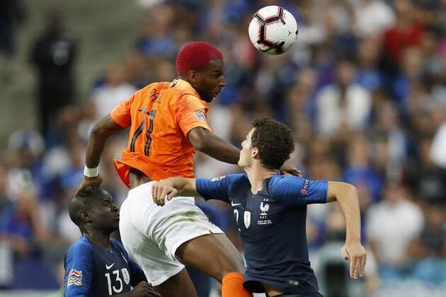 (L-R) Ngolo Kante of France, Ryan Babel of Holland, Benjamin Pavard of France during the UEFA Nations League A group 1 qualifying match between France and The Netherlands on September 09, 2018 at Stade de France in Saint Denis, France UEFA Nations League A group 1 2018 2019 xVIxVIxImagesx xMauricexvanxSteenxIVx 12068533