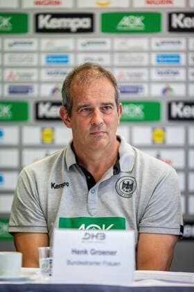 Henk Groener (Bundestrainer Frauen) waehrend der Pressekonferenz zum Handball Laenderspiel der Frauen zwischen Deutschland und Russland in der Radisson Blue Hotel am 10. September 2018 in Bauhausstadt Dessau, Sachsen Anhalt (Saxony Anhalt), Deutschland (Germany) (Eibner Hartmut Boesener) HB-LS-F PK Deutschland - Russland Copyright: xEIBNER HartmutxBoesenerx EP_HBR
