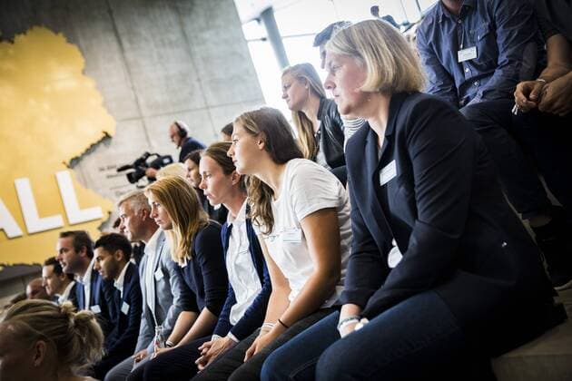 GER, Saisoneröffnung Allianz Frauen-Bundesliga 10.09.2018, Deutsches Fußballmuseum, Dortmund, GER, Saisoneröffnung Allianz Frauen-Bundesliga, DFL REGULATIONS PROHIBIT ANY USE OF PHOTOGRAPHS AS IMAGE SEQUENCES AND OR QUASI-VIDEO im Bild picture shows: vl. Carmen Roth (Trainerin SV Werder Bremen) mit Lena Pauels (Werder 22) und Birte Brüggemann (Abteilung Frauenfußball Werder Bremen), *** GER Season Opening Allianz Women Bundesliga 10 09 2018 German Football Museum Dortmund GER Season Opening Allianz Women Bundesliga DFL REGULATIONS PROHIBIT ANY USE OF PHOTOGRAPH AS IMAGE SEQUENCES AND OR QUASI VIDEO pictured picture shows vl Carmen Roth Trainer SV Werder Bremen with Lena Pauels Werder 22 and Birte Brüggemann Department Womens football Werder Bremen nordphotox xRauch nph00251