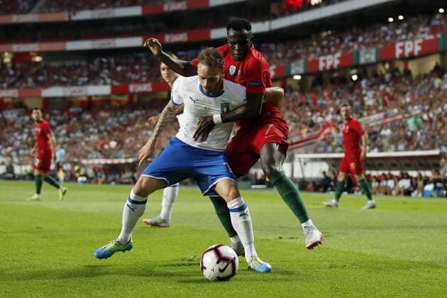 Fußball, Nations League, Portugal - Schweden (L-R) Sergio Oliveira of Portugal, Bruma of Portugal during the UEFA Nations League A group 3 qualifying match between Portugal and Italy at Estadio La Luz on September 10, 2018 in Lisbon, Portugal UEFA Nations League A group 3 2018 2019 xVIxVIxImagesx xMauricexvanxSteenxIVx 12079113