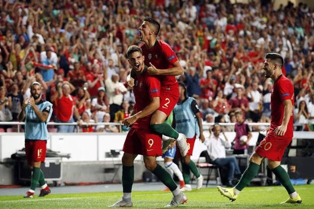 Sport Bilder des Tages Fußball, Nations League, Portugal - Italien (L-R) Andre Silva of Portugal, Joao Cancelo of Portugal, Pizzi of Portugal during the UEFA Nations League A group 3 qualifying match between Portugal and Italy at Estadio La Luz on September 10, 2018 in Lisbon, Portugal UEFA Nations League A group 3 2018 2019 xVIxVIxImagesx xMauricexvanxSteenxIVx 12079422