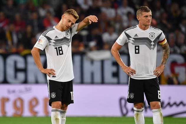 v.li:Joshua KIMMICH (GER), Toni KROOS (GER), Aktion. Fussball Laenderspiel, Deutschland (GER)-Peru (PER) 2-1, am 09.09.2018 in Sinsheim Wirsol Rhein-Neckar-Arena. DFB REGULATIONS PROHIBIT ANY USE OF PHOTOGRm Jogi LOEW,LÖW (GER)APHS AS IMAGE SEQUENCES AND OR QUASI-VIDEO.