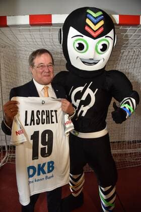 Ministerpräsident NRW Armin Laschet am 11.09.2018 in Köln bei der Pressekonferenz zum Stand der Vorbereitung zur Handball Weltmeisterschaft 2019 die im Zeitraum 10. bis 27. Januar mit u.a. 13 Begegnungen in Köln stattfindet.