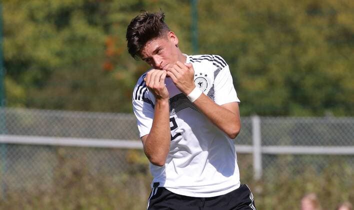 BAU Fußball Länderspiel U 17 Deutschland vs. Italien , Timon Burmeister ( GER ) DFB regulations prohibit any use of photographs as image sequences and or quasi-video.