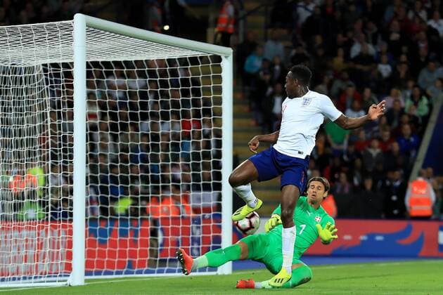 11th September 2018, King Power Stadium, Leicester, England; International Football Friendly, England versus Switzerland; Danny Welbeck of England back heel is saved by Yann Sommer of Switzerland  ActionPlus12061781 ShaunxBrooks