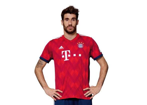FUSSBALL 1. BUNDESLIGA SAISON 2018 2019 11.09.2018 Fototermin FC Bayern Muenchen: Javi Martinez Muenchen