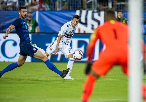 NASHVILLE, TN - SEPTEMBER 11: Mexico midfielder Roberto Alvarado (24) takes a shot around United States defender Matt Miazga (3) at goalkeeper Zack Steffen (1) during a match between the United States and Mexico on September 11, 2018, at Nissan Stadium in Nashville, TN. (Photo by Bryan Lynn Icon Sportswire) SOCCER: SEP 11 Mexico v USA Icon180911023 EDITORIAL USE ONLY