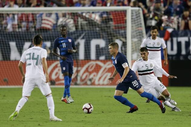 September 11, 2018 - Nashville, Tennessee, United States - Nashville, TN - Tuesday September 11, 2018: The men s national teams of the United States (USA) and Mexico (MEX) played an International Friendly Länderspiel at Nissan Stadium. Wil Trapp, Víctor Guzmán - ZUMAt139 20180911_zaa_t139_223 Copyright: xJohnxDortonx
