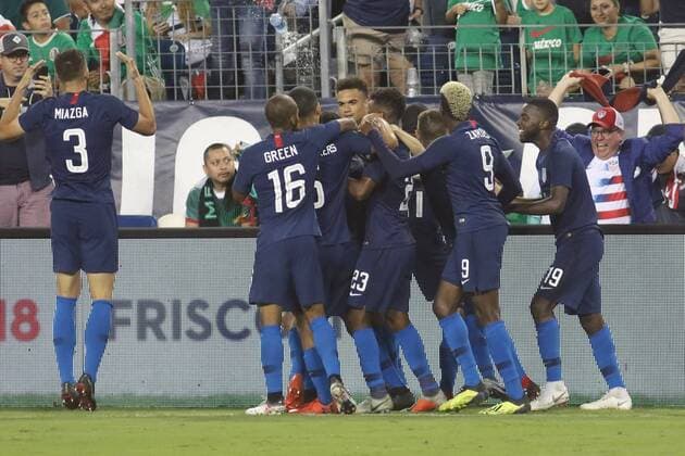 NASHVILLE, TN - SEPTEMBER 11: The United States celebrates a goal in the game between the United States national team Nationalteam and the Mexico National team on September 11, 2018 at Nissan Stadium in Nashville, Tennessee. (Photo by Michael Wade Icon Sportswire) SOCCER: SEP 11 Mexico v USA Icon09111818 EDITORIAL USE ONLY