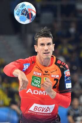Rhein Neckar Loewen - Barca Lassa Rhein Neckar Loewe Andy Schmid (Nr.2) mit dem Ball beim Spiel in der Champions League, Rhein Neckar Loewen - Barca Lassa. Mannheim. 12.09.18 Handball Champions League , Mannheim Baden Wuerttemberg Deutschland SAP Arena