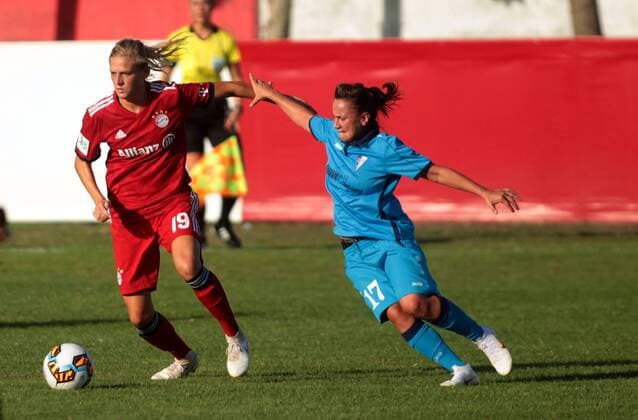 12.09.2018 Subotica(Serbia) ZFK Spartak Subotica-FC Bayern München UEFA women s football champions league round of 32 Carina Wenninger (L) FC Bayern München, Tijana Matic(R) ZFK Spartak Subotica : 