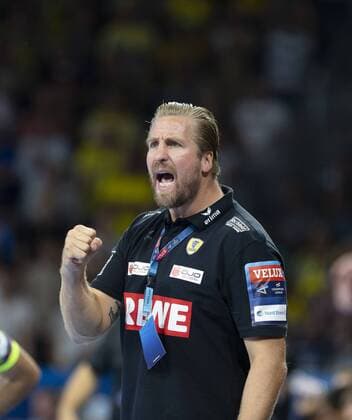 Deutschland - Baden-Württemberg - Mannheim - 12.09.2018 Handball - Velux EHF Champions League - Herren Saison 2018 2019 Rhein-Neckar Löwen (orange) - ESP Barcelona Lassa (neongelb) v.l. Oliver Roggisch (Rhein-Neckar Löwen) Rhein-Neckar Löwen - ESP Barca Lassa
