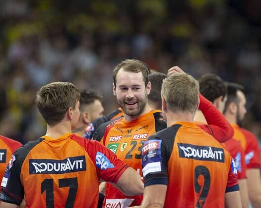 Deutschland - Baden-Württemberg - Mannheim - 12.09.2018 Handball - Velux EHF Champions League - Herren Saison 2018 2019 Rhein-Neckar Löwen (orange) - ESP Barcelona Lassa (neongelb) v.l. Jerry Tollbring (Rhein-Neckar Löwen), Steffen Fäth (Rhein-Neckar Löwen), Gudjon Valur Sigurdsson (Rhein-Neckar Löwen) Rhein-Neckar Löwen - ESP Barca Lassa