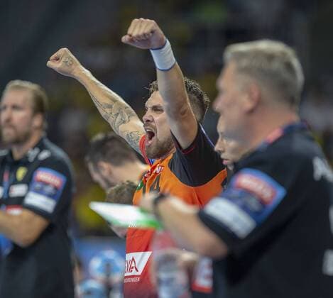 Deutschland - Baden-Württemberg - Mannheim - 12.09.2018 Handball - Velux EHF Champions League - Herren Saison 2018 2019 Rhein-Neckar Löwen (orange) - ESP Barcelona Lassa (neongelb) v.l. Bogdan Radivojevic (Rhein-Neckar Löwen) Rhein-Neckar Löwen - ESP Barca Lassa