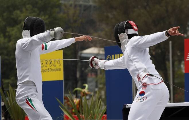Jin Hwa Jung (R) of Korea and Bence Demeter (L) of Hungary compete in the individual men s fencing final, during the World Modern pentathlon moderner Fünfkampf Championships, in Mexico City, Mexico, 13 September 2018. EPA Jose Mendez World Modern Pentathlon Championships in Mexico !ACHTUNG: NUR REDAKTIONELLE NUTZUNG!  Copyright: xJosexMendezx MEX21 20180913-636724759026052824