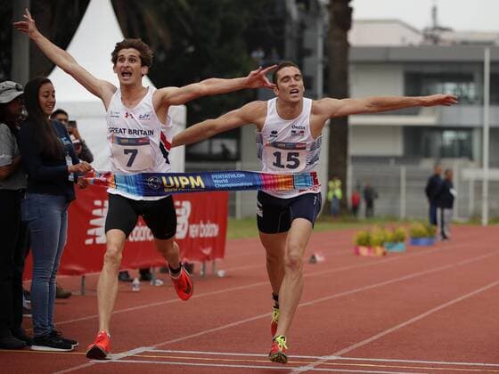 British James Cooke (L) defeats French Valentin Prades in the individual men s rifle shooting and cross country final during the World Modern pentathlon moderner Fünfkampf Championships, in Mexico City, Mexico, 13 September 2018. World Modern Pentathlon Championships in Mexico !ACHTUNG: NUR REDAKTIONELLE NUTZUNG!  Copyright: xJosexMendezx MEX42 20180914-636724851524040489