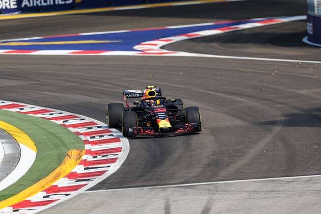 14th September 2018, Marina Bay Street Circuit, Singapore; Formula One Grand Prix of Singapore, Friday free practice; Aston Martin Red Bull driver Max Verstappen  ActionPlus12061991 StephenxBlackberry