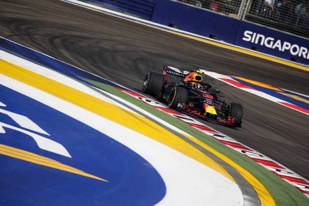 14th September 2018, Marina Bay Street Circuit, Singapore; Formula One Grand Prix of Singapore, Friday free practice; Aston Martin Red Bull driver Max Verstappen  ActionPlus12061994 StephenxBlackberry