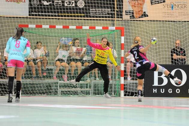 Isabel Roch (TusSies Metzingen 26) im Tor gegen Amanda Maric (HZRK Grude 2) TusSies Metzingen, Women, EHF-Cup, Round 1, 14.09.2018, Foto:TBaur Eibner TusSies Metzingen vs. HZRK Grude Metzingen Copyright: xEIBNER TobiasxBaurx EP_TBR