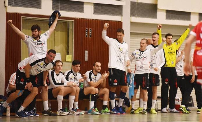 14.09.2018, xpsx, Handball 3.Liga, HSG Hanau - HSG Rodgau Nieder-Roden v.l. jubel hanau Hanau Hessen Deutschland (DEU)