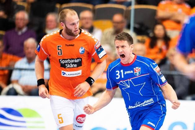 180915 Meshkov Simon Razgor jublar under handbollsmatchen i Champions League mellan Kristianstad och Meshkov Brest den 15 september 2018 i Kristianstad. Copyright: AvdoxBilkanovic BB180915AB010