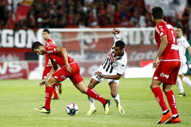 Fußball, FCO Dijon - SCO Angers 08 MEHDI ABEID (DIJ) - 10 ANGELO FULGINI (SCO) FOOTBALL : Dijon vs Angers - Ligue 1 Conforama - 15 09 2018 FEP Panoramic 