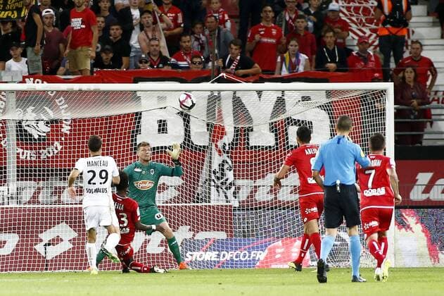 Fußball, FCO Dijon - SCO Angers 16 LUDOVIC BUTELLE (SCO) FOOTBALL : Dijon vs Angers - Ligue 1 Conforama - 15 09 2018 FEP Panoramic 