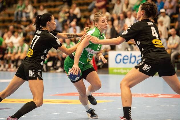 Annika Blanke (Frisch Auf Frauen 5), Viktoria Divak (SV Union Halle Neustadt 77), Pia Dietz (SV Union Halle Neustadt 4), Frisch Auf! Göppingen vs. SV Union Halle-Neustadt, Handball, Frauen, 1. Bundesliga, 15.09.2018, Frisch Auf! Göppingen vs. SV Union Halle-Neustadt, Handball, Frauen, 1. Bundesliga, 15.09.2018, Göppingen Copyright: xEIBNER Michael_Schmidtx EP_MST