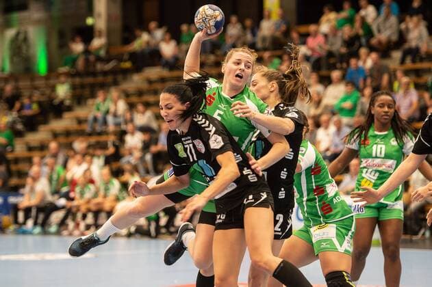 Annika Blanke (Frisch Auf Frauen 5), Viktoria Divak (SV Union Halle Neustadt 77), Marianna Ferreira Lopes (SV Union Halle Neustadt 2), Frisch Auf! Göppingen vs. SV Union Halle-Neustadt, Handball, Frauen, 1. Bundesliga, 15.09.2018, Frisch Auf! Göppingen vs. SV Union Halle-Neustadt, Handball, Frauen, 1. Bundesliga, 15.09.2018, Göppingen Copyright: xEIBNER Michael_Schmidtx EP_MST