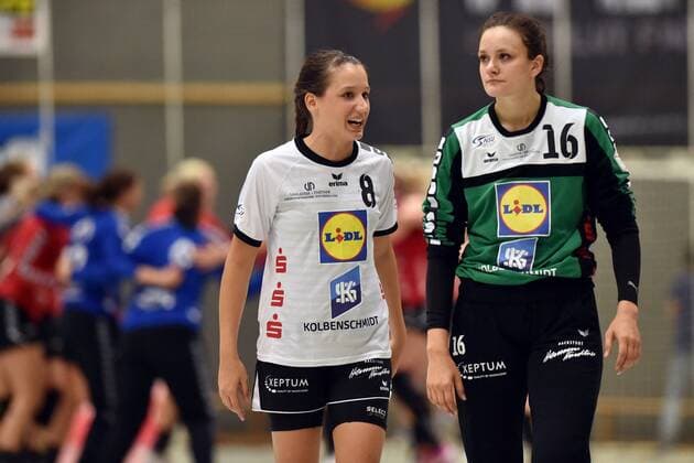enttaeuscht, frustriert, Emotion bei Svenja Kaufmann (L) und Nicole Roth (Torfrau Neckarsulmer Union) -- Handball --- 1. Bundesliga Frauen --- HSG Bad Wildungen Vipers vs Neckarsulmer Sport-Union --- 15.09.2018, Handball --- 1. Bundesliga Frauen --- HSG Bad Wildungen Vipers vs Neckarsulmer Sport-Union --- 15.09.2018 Bad Wildungen Copyright: xEIBNER RolandxSippelx EP_RSL