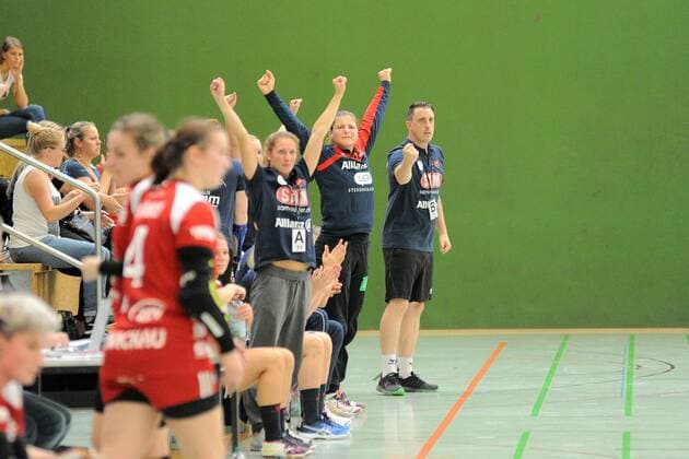 Jubel bei den Kuties auf der Bank SG H2Ku Herrenberg, Handball, Ligaspiel, 16.08.2018, Foto:TBaur Eibner SG H2Ku Herrenberg Kuties vs. BSV Sachsen Zwickau Herrenberg Copyright: xToBaurx EibnerxPressefotox EP_TB