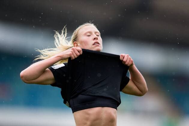 180916 Göteborgs Rebecka Blomqvist deppa efter miss under fotbollsmatchen i Damallsvenskan mellan Kopparbergs Göteborg och Vittsjö den 16 september 2018 i Göteborg. Copyright: MICHAELxERICHSEN BB180916MI014