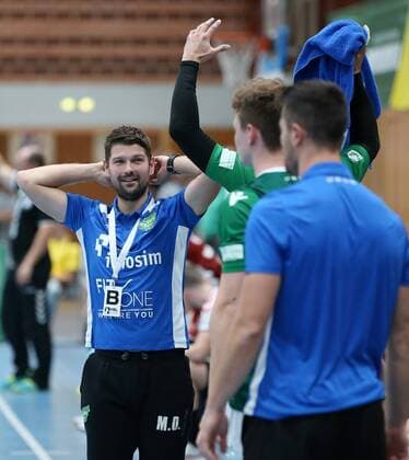 v.li.: Trainer Dr. Matthias Obinger (DJK Rimpar Wölfe) enttäuscht schauend, Enttäuschung, disappointed, DKB 2. Handball-Bundesliga, DJK Rimpar Wölfe - VfL Lübeck-Schwartau,