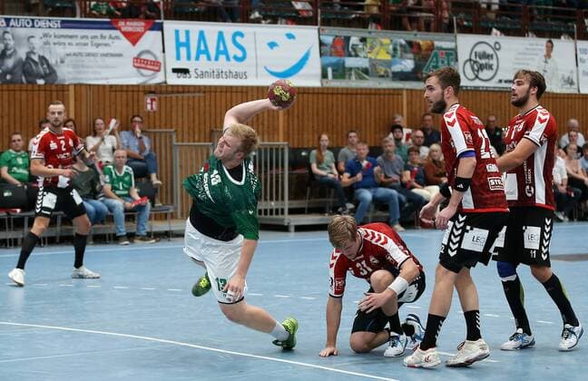 v.li.: Thees Glabisch (VfL Lübeck-Schwartau), Patrick Gempp (DJK Rimpar Wölfe), Dadi Runarsson (VfL Lübeck-Schwartau), Steffen Köhler (VfL Lübeck-Schwartau), Markus Hansen (VfL Lübeck-Schwartau), DKB 2. Handball-Bundesliga, DJK Rimpar Wölfe - VfL Lübeck-Schwartau,