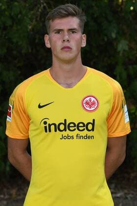 17.09.2018, xjhx, Fussball 1.Bundesliga, Eintracht Frankfurt Fototermin 2018 19 - 1.BL Porträttermin 2018 2019 emspor, v.l. Tobias Stirl (Eintracht Frankfurt) (DFL DFB REGULATIONS PROHIBIT ANY USE OF PHOTOGRAPHS as IMAGE SEQUENCES and or QUASI-VIDEO) Frankfurt am Main