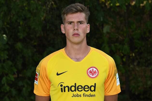 17.09.2018, xjhx, Fussball 1.Bundesliga, Eintracht Frankfurt Fototermin 2018 19 - 1.BL Porträttermin 2018 2019 emspor, v.l. Tobias Stirl (Eintracht Frankfurt) (DFL DFB REGULATIONS PROHIBIT ANY USE OF PHOTOGRAPHS as IMAGE SEQUENCES and or QUASI-VIDEO) Frankfurt am Main