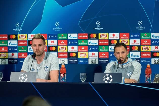 17.09.2018, Fussball, Saison 2018 2019, Champions League, Pressekonferenz - FC Schalke 04 v. l. Ralf Fährmann (FC Schalke 04), Cheftrainer Domenico TEDESCO (FC Schalke 04) Gelsenkirchen Veltins Arena NRW Deutschland