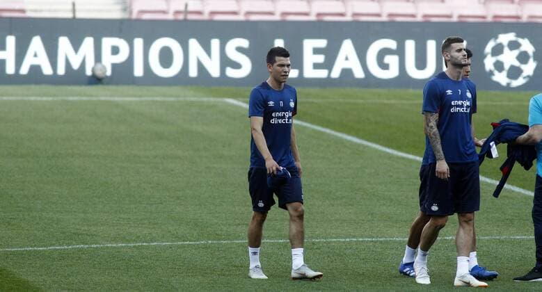 Entrenamiento del PSV en el Camp Nou antes del partido de Liga de Campeones ante el Barcelona. En la imagen, Lozano.PSV training session at Camp Nou before Champions League match against Barcelona. In this picture, Lozano. 